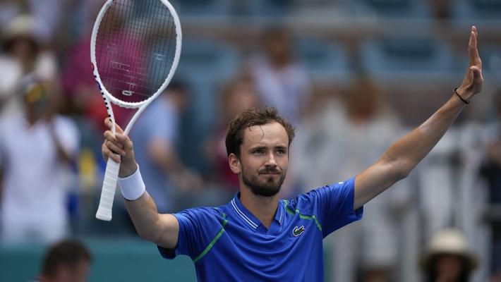 包括加拿大 包括加拿大