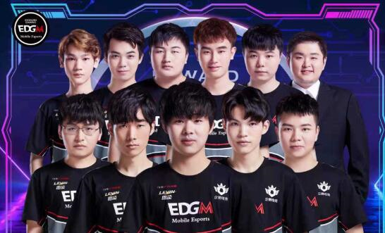 在足球场上 在足球场上