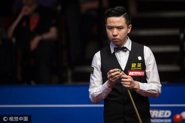 网球课程中 网球课程中